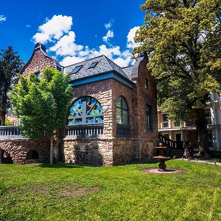 Voeroesko Villa -Elnoeki Szauna Es Jakuzzi Hasznalattal Balatonalmádi Exterior photo